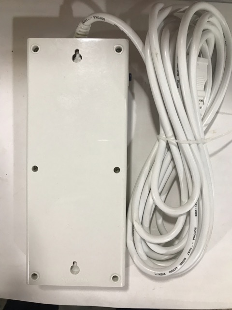 Ổ cắm điện đa năng 10 lỗ.