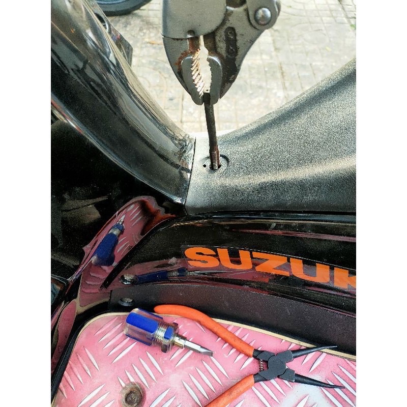 Baga giữa hayate suzuki