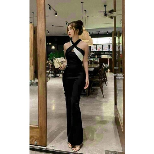 Jumpsuit umi đen dài pha trắng cổ yếm đắp chéo!