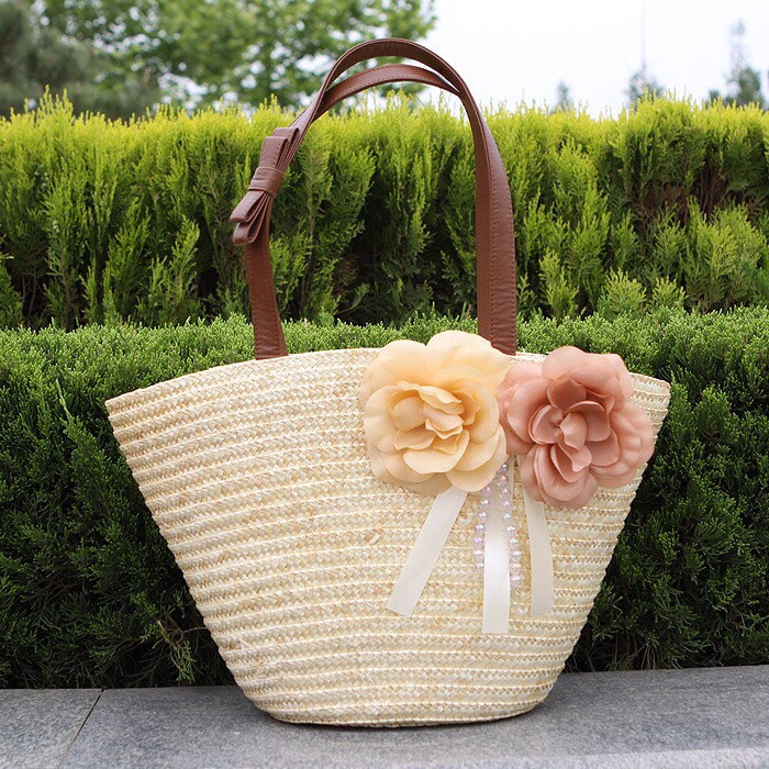 Giỏ cói rơm  Vintage Tote dây da - phụ kiện 2 bông hoa và dây ngọc