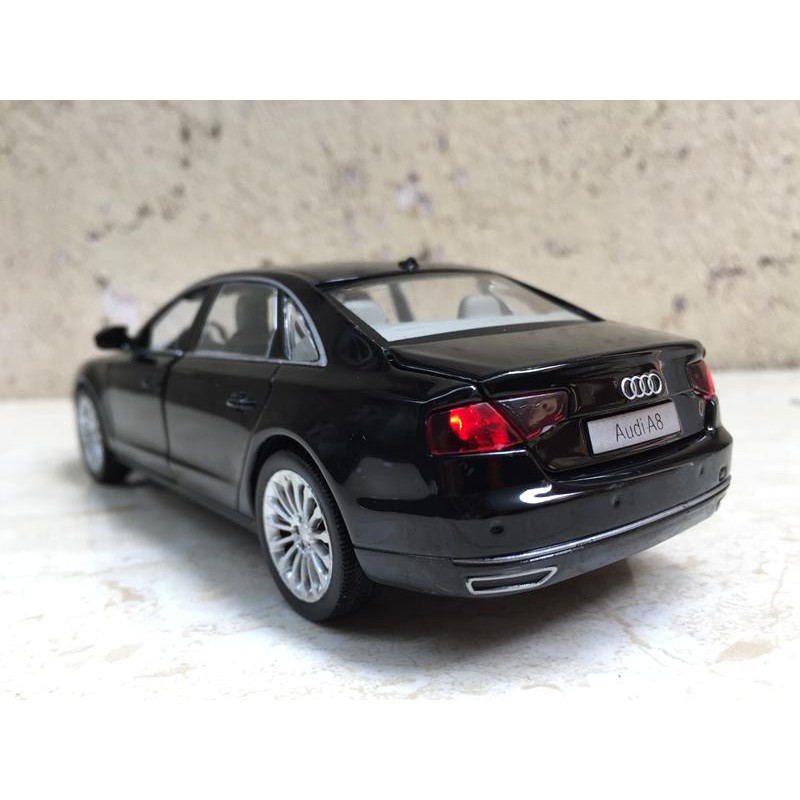 Mô hình xe Ô tô Audi A8 1:32