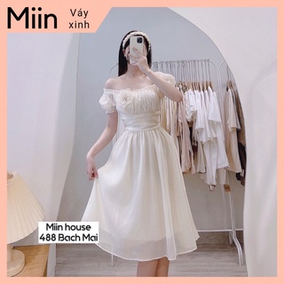 Váy trễ vai rúm eo, ngực kèm hoa