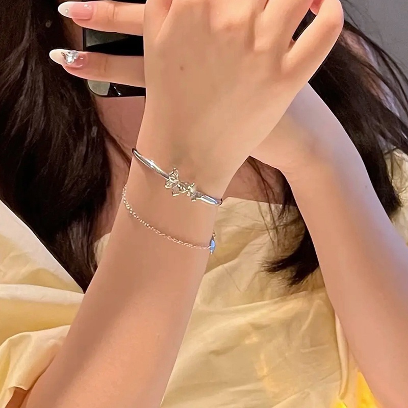 Vòng Đeo Tay Hai Lớp Tua Rua Hình Bướm Thời Trang Thanh Lịch Cho Nữ