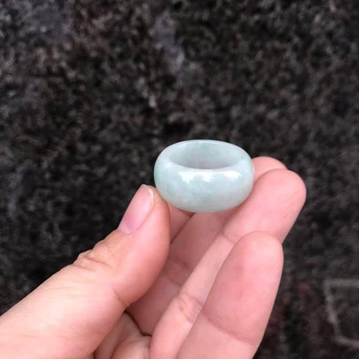 NHẪN TRƠN BẢN LỚN NGỌC MÀU THIÊN NHIÊN