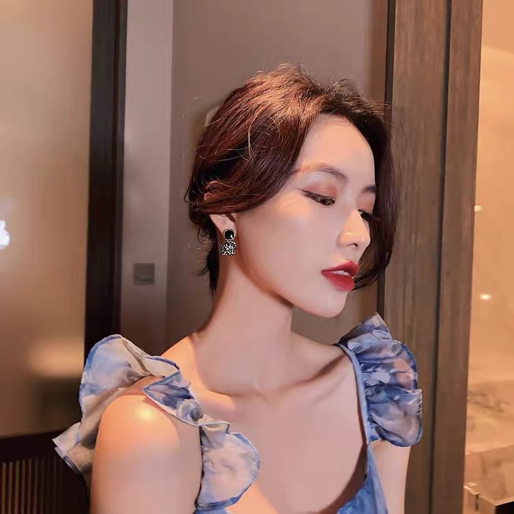 Bông tai đính đá zircon màu đen sang trọng thời trang