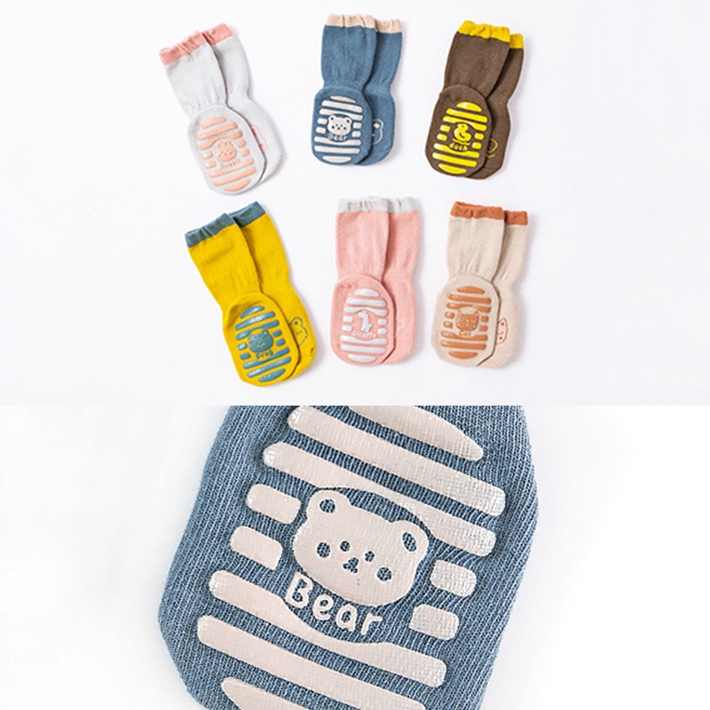 Đôi Vớ Giữ Ấm Họa Tiết Hoạt Hình Dễ Thương Cho Bé
