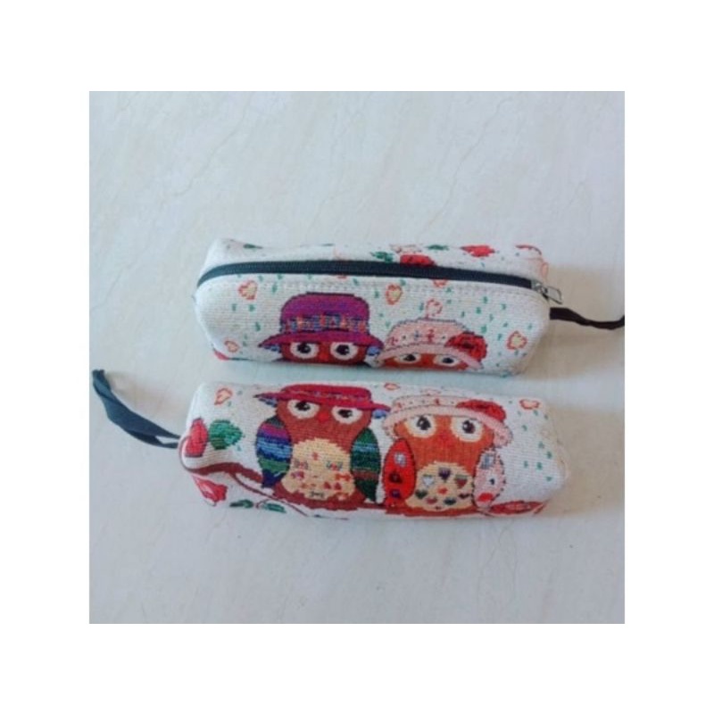 Bán Vì Đam Mê-    Hộp bút/ví tròn thổ cẩm vừa bán vừa tặng cho khách hàng quan tâm shop nhé.