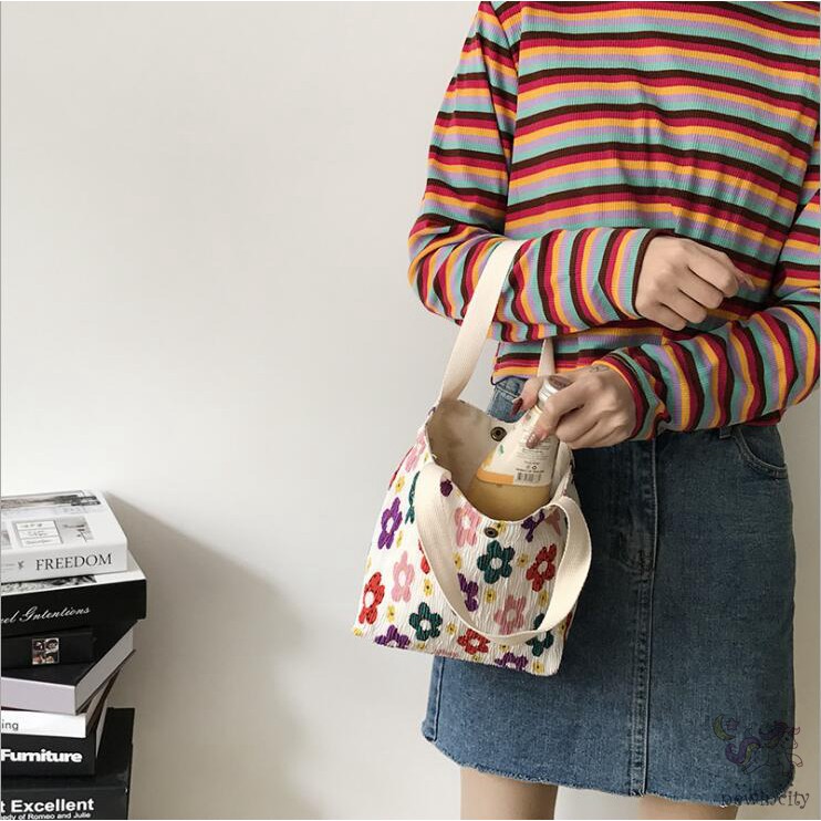 Túi xách tay in họa tiết hoa phong cách Hàn Quốc hợp thời trang cho bé gái
