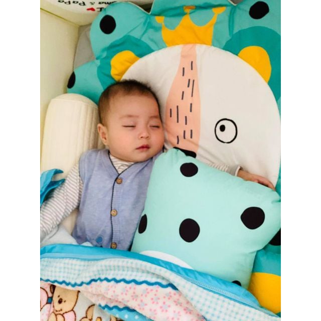 Bộ gối ôm hình thú cưng và thảm chống thấm cho bé nhập khẩu Bonitabebe  Hàn Quốc