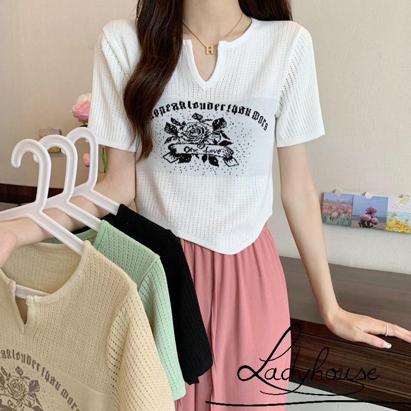 Áo Thun Crop Top Tay Ngắn Cổ Chữ V In Chữ Và Hoa Hồng Dành Cho Nữ