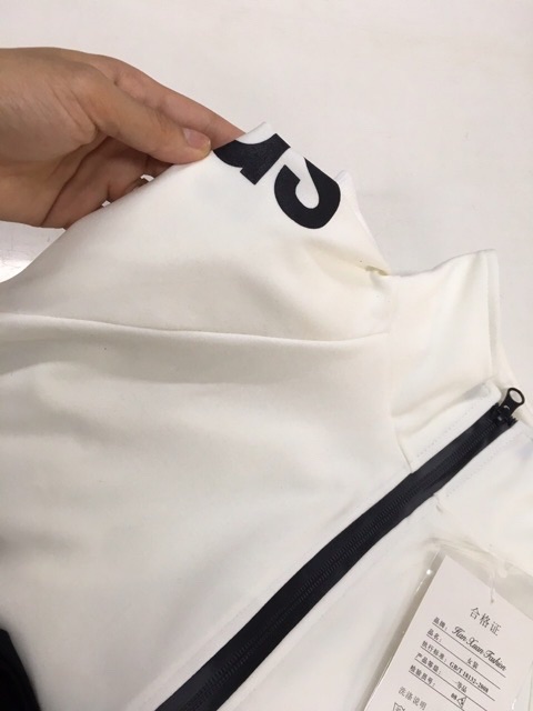 [Mã WASTMAY giảm 15% tối đa 30K đơn 150K] áo khoác thể thao in logo chất umi | BigBuy360 - bigbuy360.vn