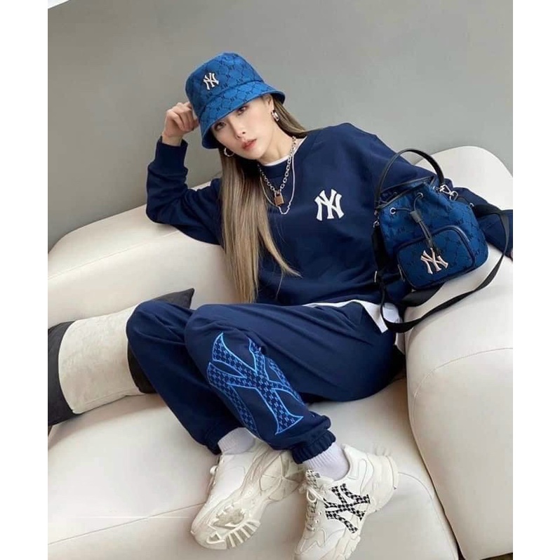 Bộ nỉ cổ tròn NY nhiều logo lưng bộ dài tay nữ thu đông DBNU19