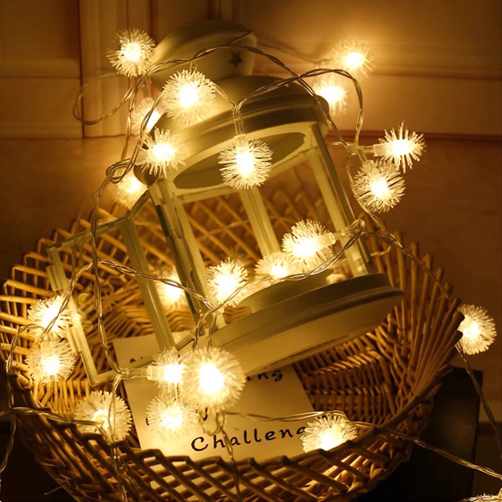 Đèn led trang trí phòng ngủ hình tròn quả lông, Dây led ánh sáng vàng dùng pin dài 3m
