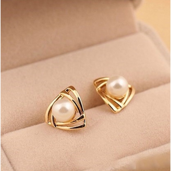 Đôi khuyên tai hình tam giác đính ngọc trai thời trang cho nữ