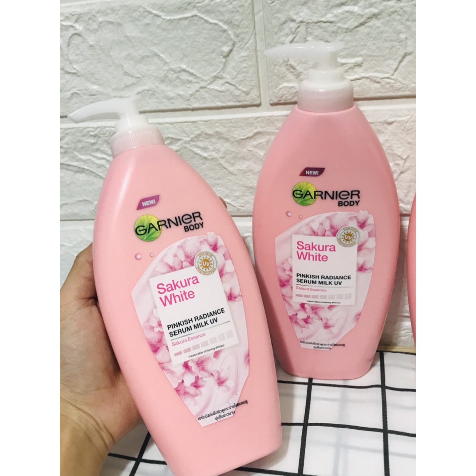 Sữa Dưỡng Thể Garnier 400ml Chiết Xuất Hoa Anh Đào Cao Cấp