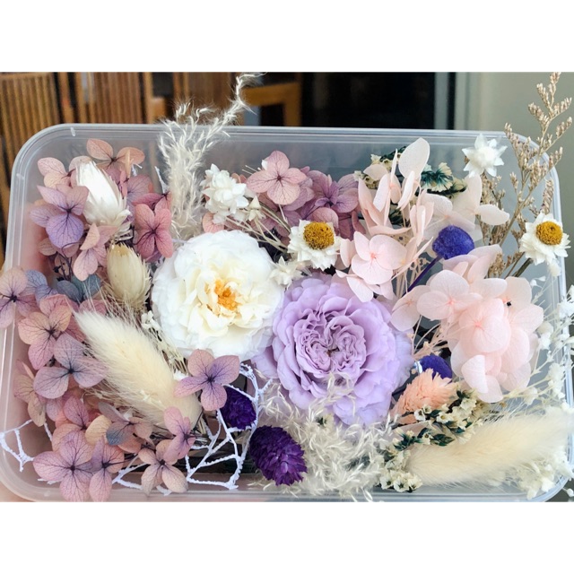 Hoa cài tóc cô dâu