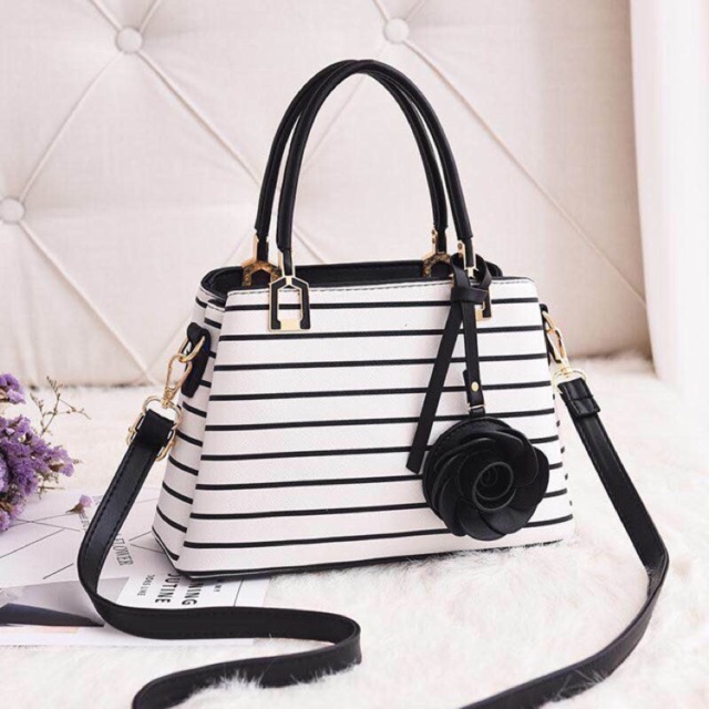 Túi Lyn hến kẻ size 24