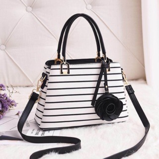 Túi Lyn hến kẻ size 24