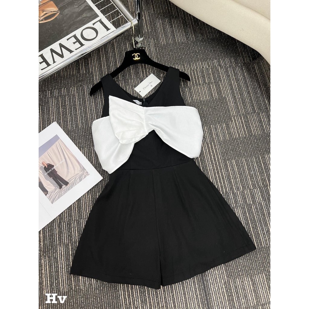 JUM tuyết mưa nơ trắng to sát nách