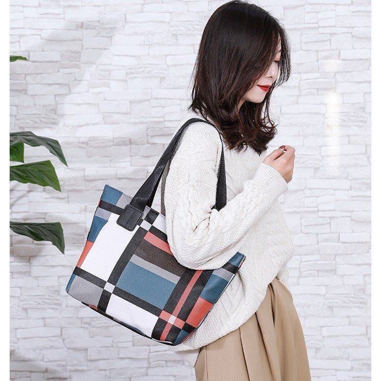 Túi Xách Tay Bằng Da Mềm Sức Chứa Lớn Họa Tiết Sọc Màu Tương Phản Đơn Giản Mới Cho Nữ