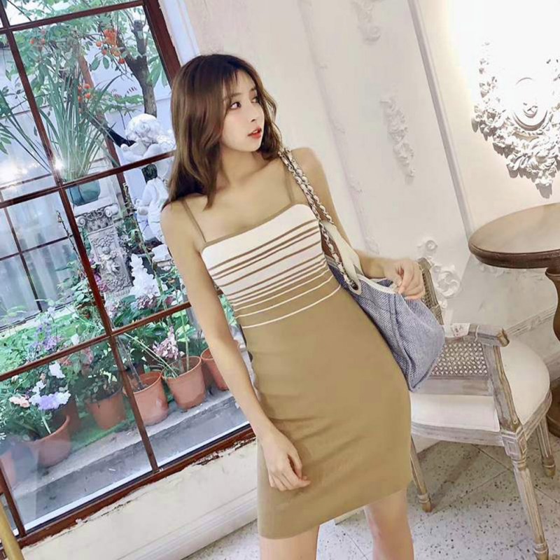 Đầm sát nách hoạ tiết kẻ sọc cho phái nữ