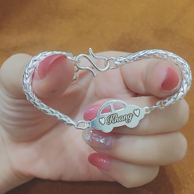 Lắc bạc khắc tên cho bé