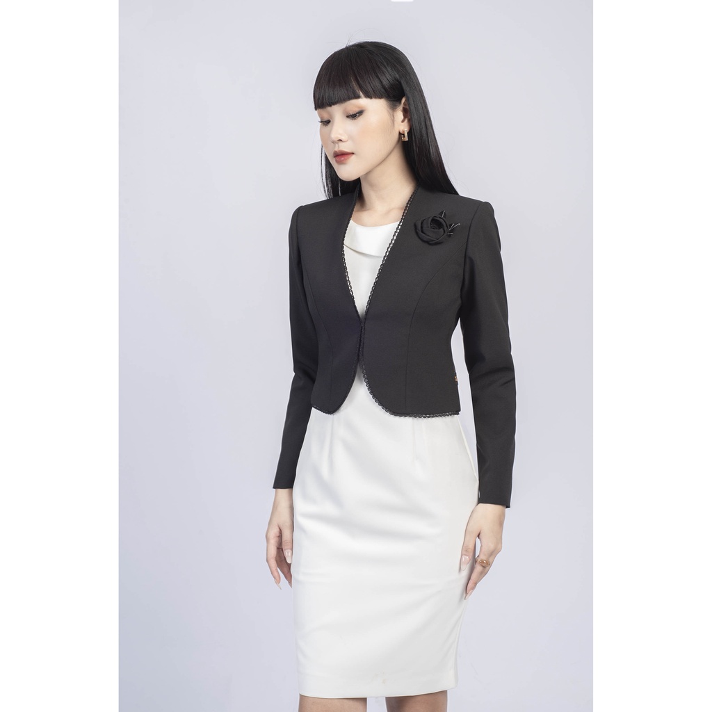 Áo khoác kiểu dáng croptop MMOutfit M-AK070621006