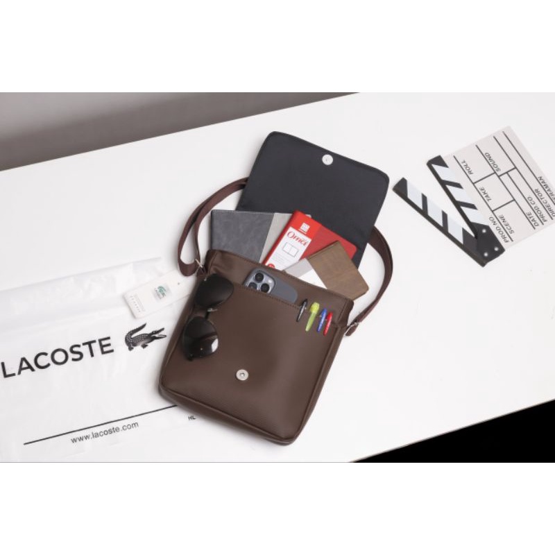 Túi đeo chéo Men's Classic Petit Piqué Flap Bag thiết kế đơn giản 2 ngăn tiện lợi phù hợp đi học, làm việc