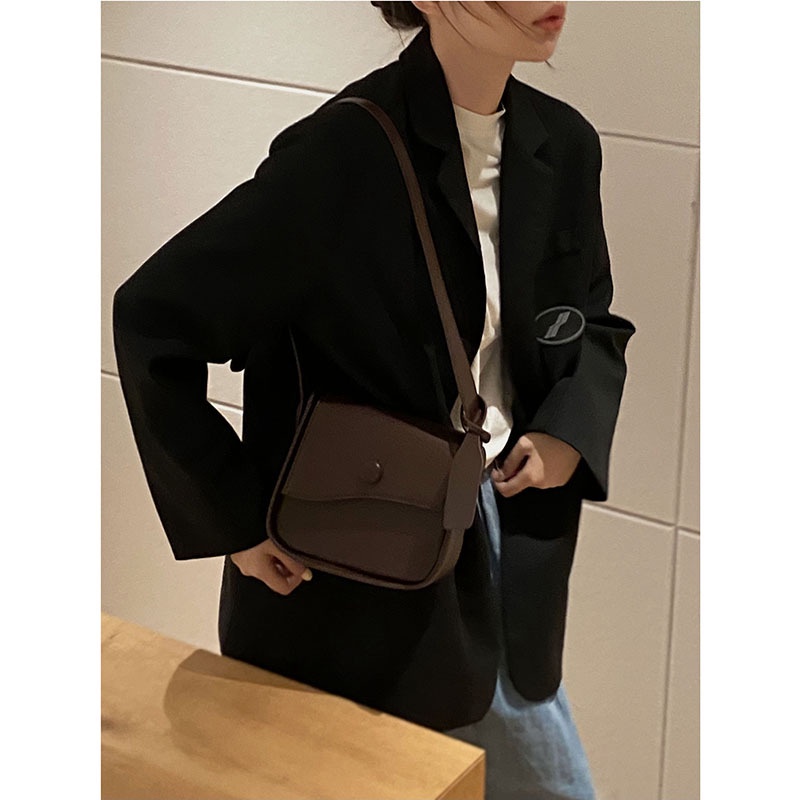 Túi đeo chéo nữ mini da cao cấp dáng vuông viền form cứng kèm tag con mèo hàng đẹp