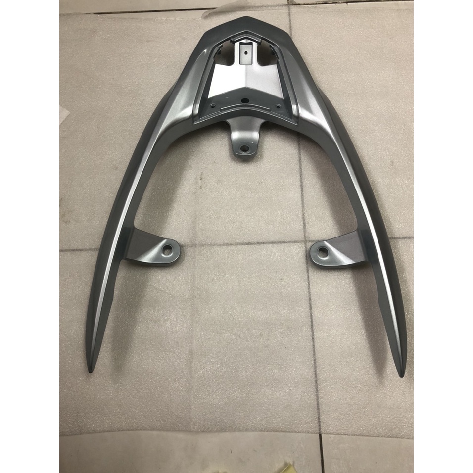 Tay nắm sau xe Victoria 2009 mã VT3