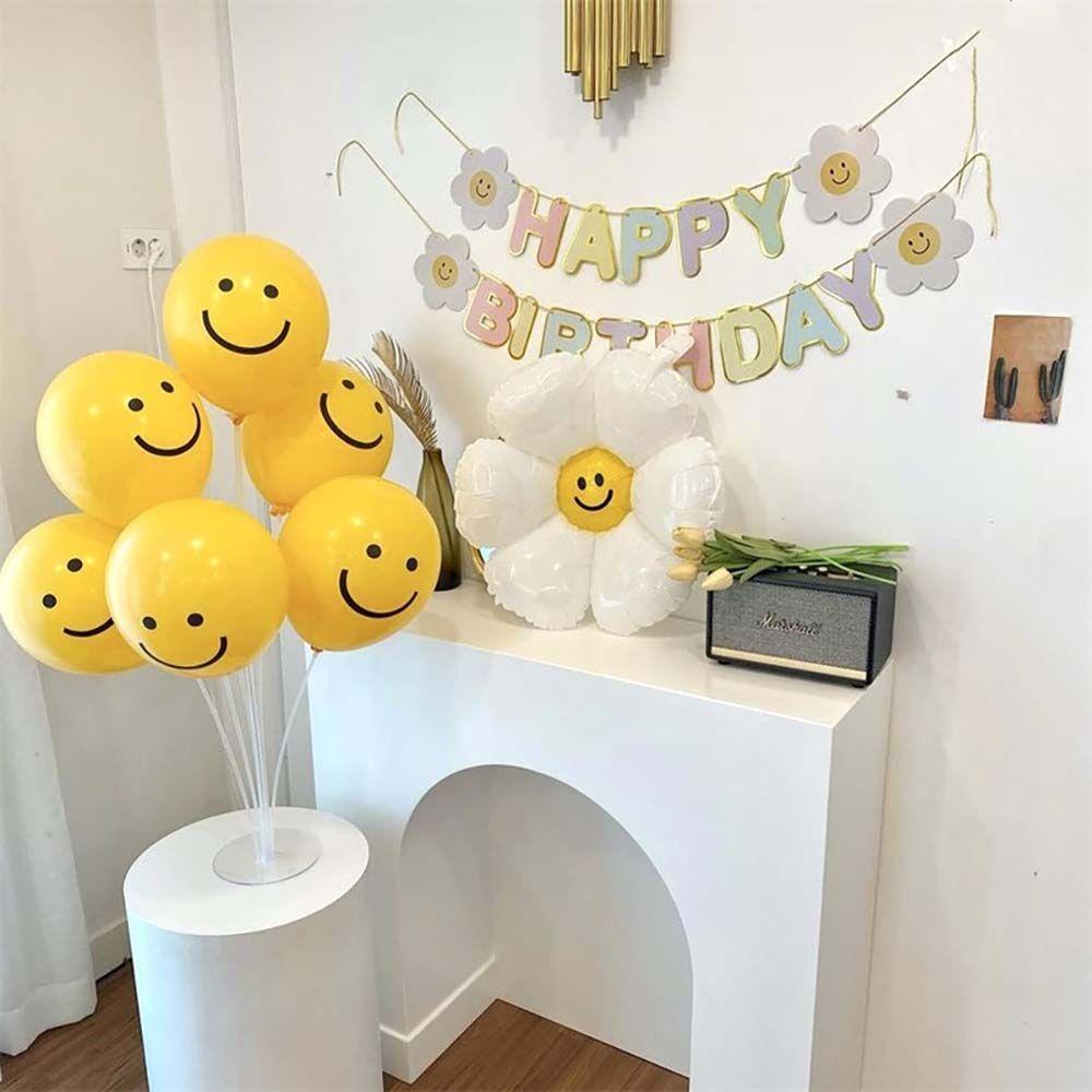 Dây Treo Trang Trí Bong Bóng Hình Hoa Cúc Dễ Thương