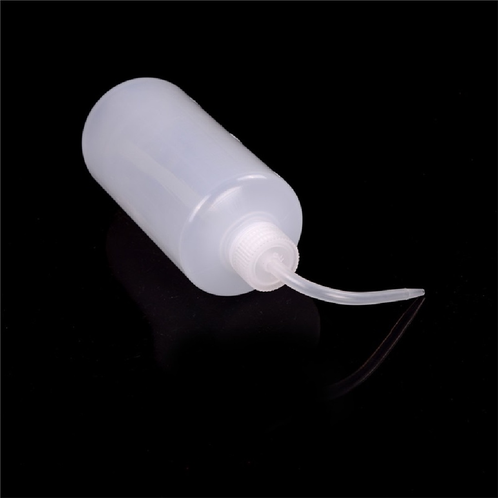 1 Bình Xịt Vệ Sinh Hình Xăm Bằng Nhựa ABS Cỡ Lớn 500ML