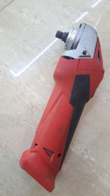 Máy mài pin Ozito bãi Úc, bán thân trơ trọi như hình