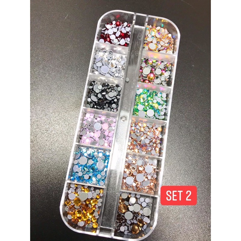 đá khay mix size mix màu loai 1 khay 1400v
