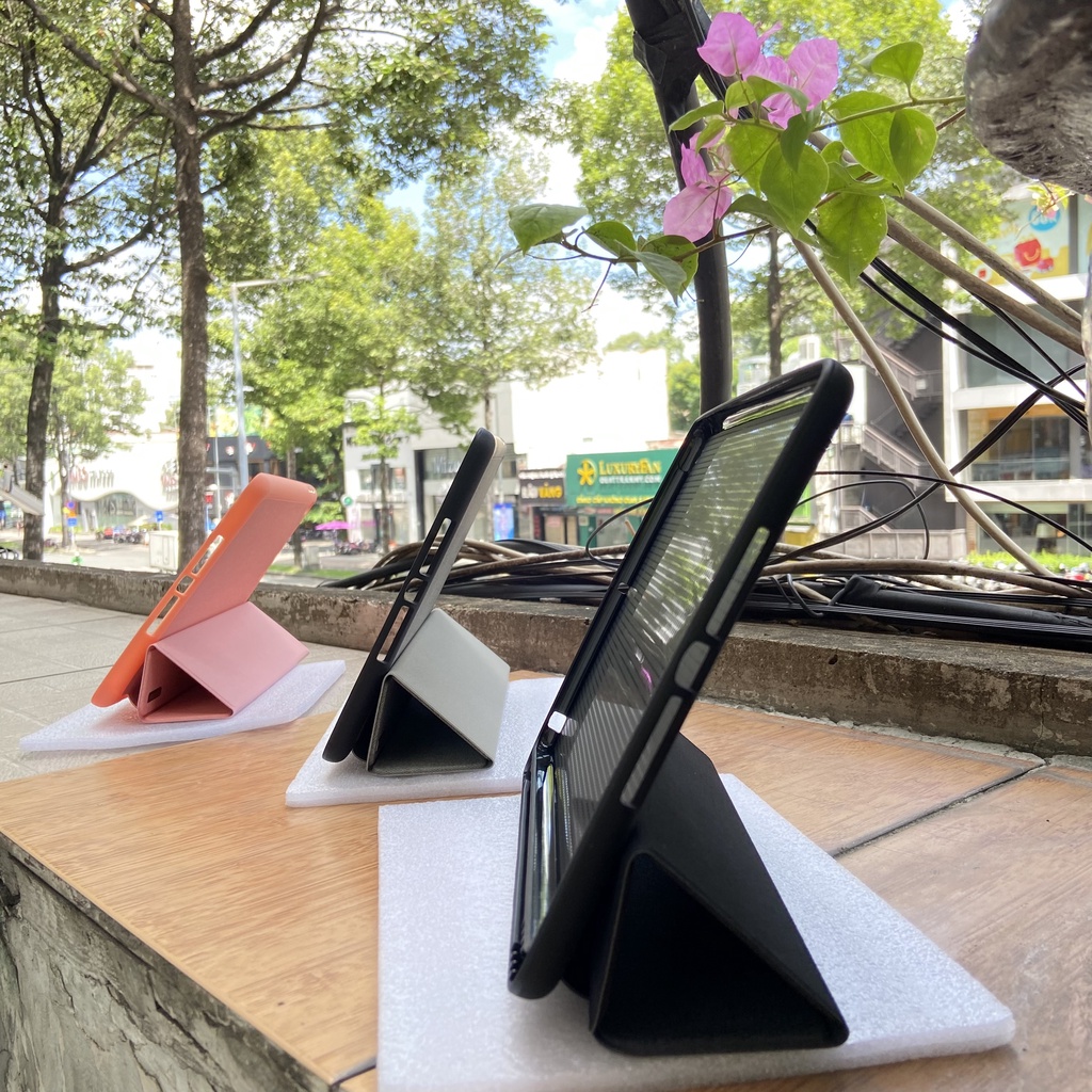 [Hỏa Tốc HCM] Bao da DUX DUCIS iPad 9.7 inch (2018/2017)/iPad Gen 5/6 (DOMO SERIES)- Mặt lưng TPU mềm, Có ngăn đựng bút