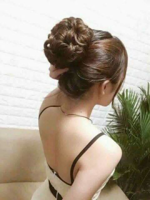 Tóc búi kẹp xoăn hình thật