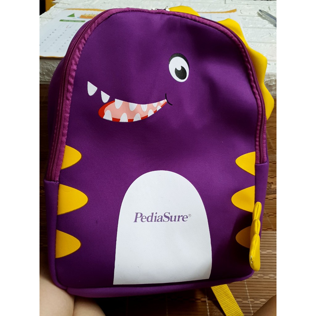 Balo khủng long cho bé mầm non nhí đang yêu