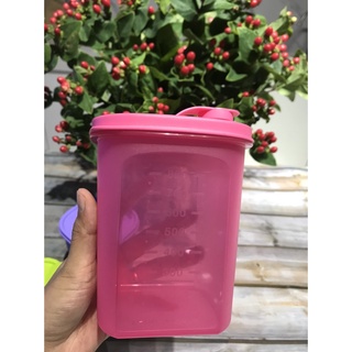 Bình nước Slim Line Pitcher 1L Tupperware