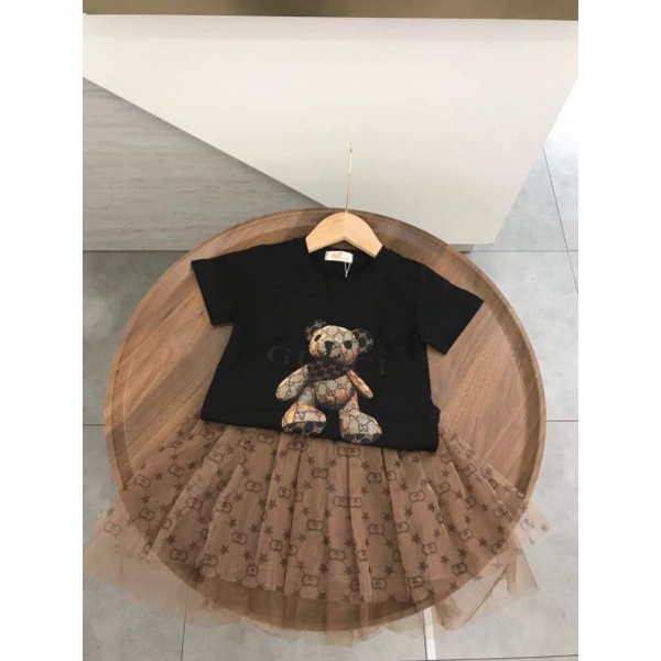 Bộ áo phông gấu chân voan gucci