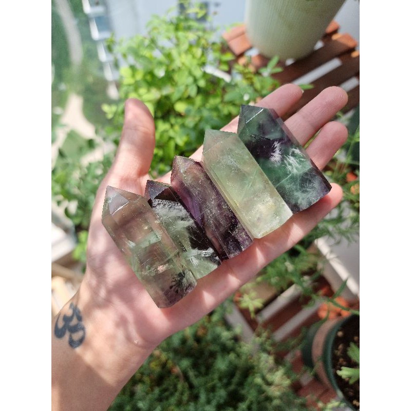 Trụ đá thanh tẩy Fluorite đa sắc nhiều màu hàng chất đẹp, dùng trong Tarot, reiki, thiền định, phong thủy