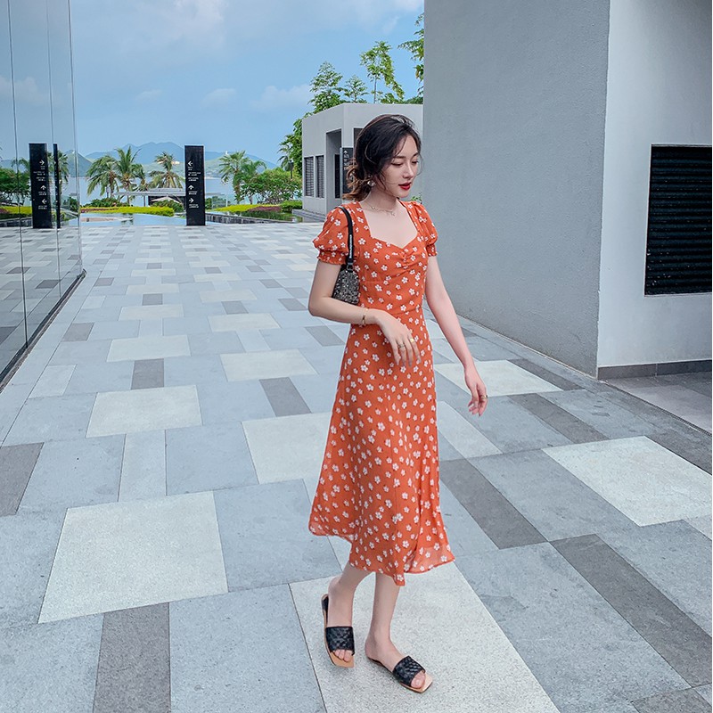 (HÀNG SẴN) Váy hoa nhí màu cam cổ vuông gợi cảm xòe dài xẻ tà cả gợi cảm mùa hè vintage | BigBuy360 - bigbuy360.vn