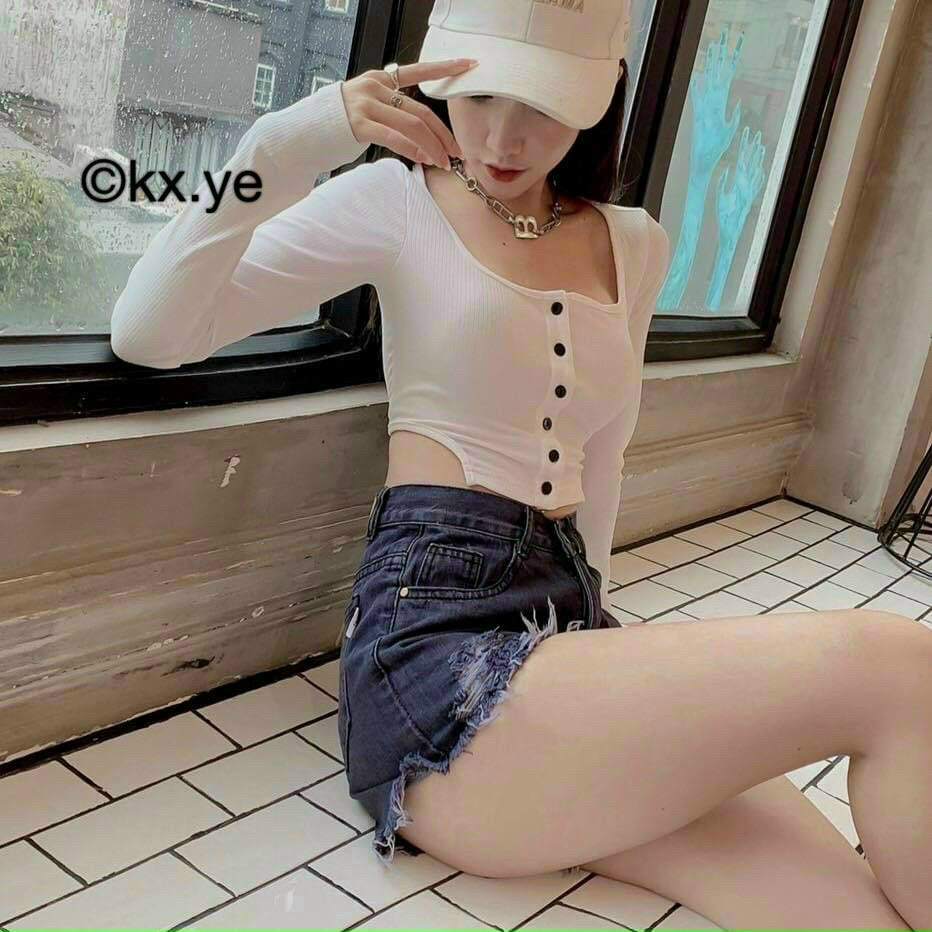 Áo kiểu cổ vuông croptop tay dài hàng nút trước cực xinh , chất thun bozip mềm mịn ( ảnh thật )