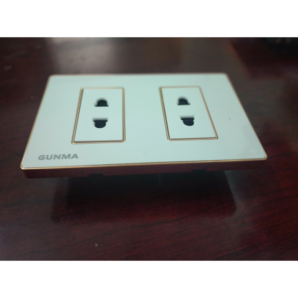 ổ cắm đơn 2 chấu có màn che hàng cao cấp BH 2 năm A2610