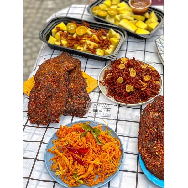 500G Khô gà lá chanh xé sợi loại ngon Nhà Dâu Tây - Thế Giới Đồ Ăn Vặt - Đồ Ăn Vặt Hà Nội