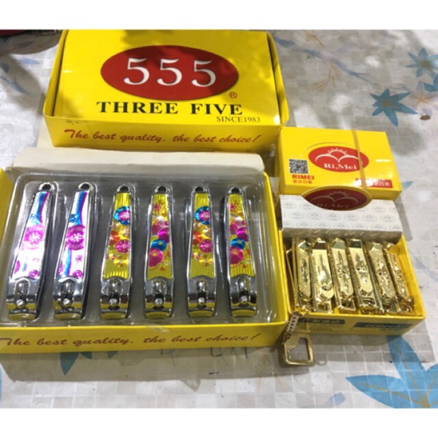 Bấm móng tay người lớn và trẻ em