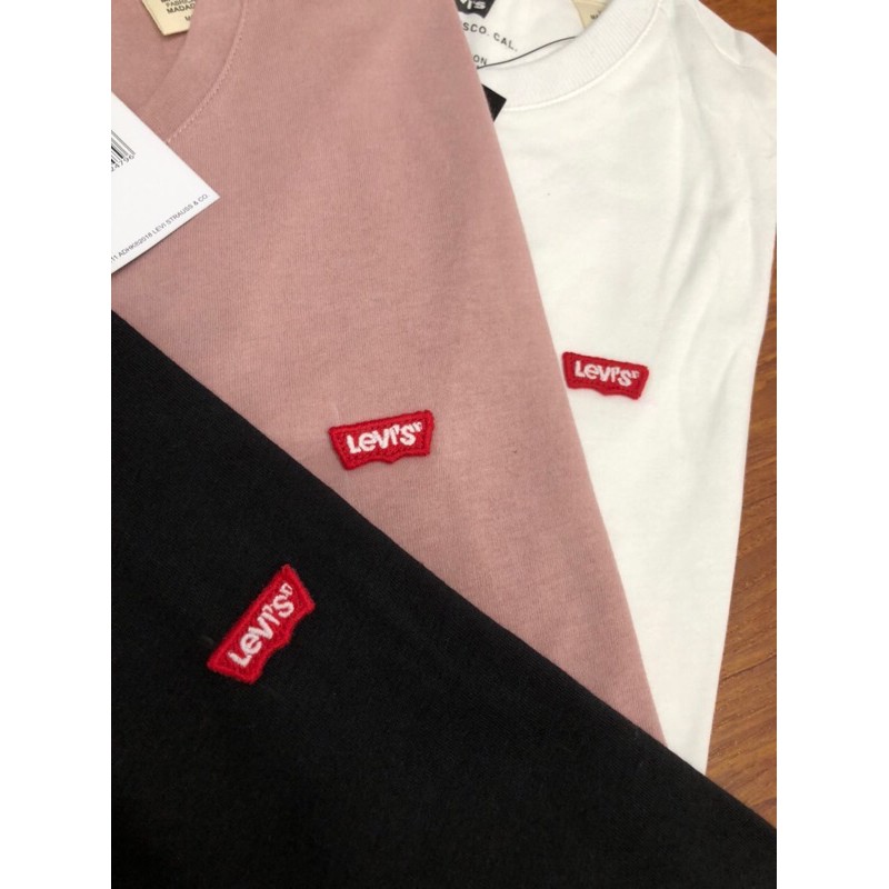 Áo thun thêu logo levis