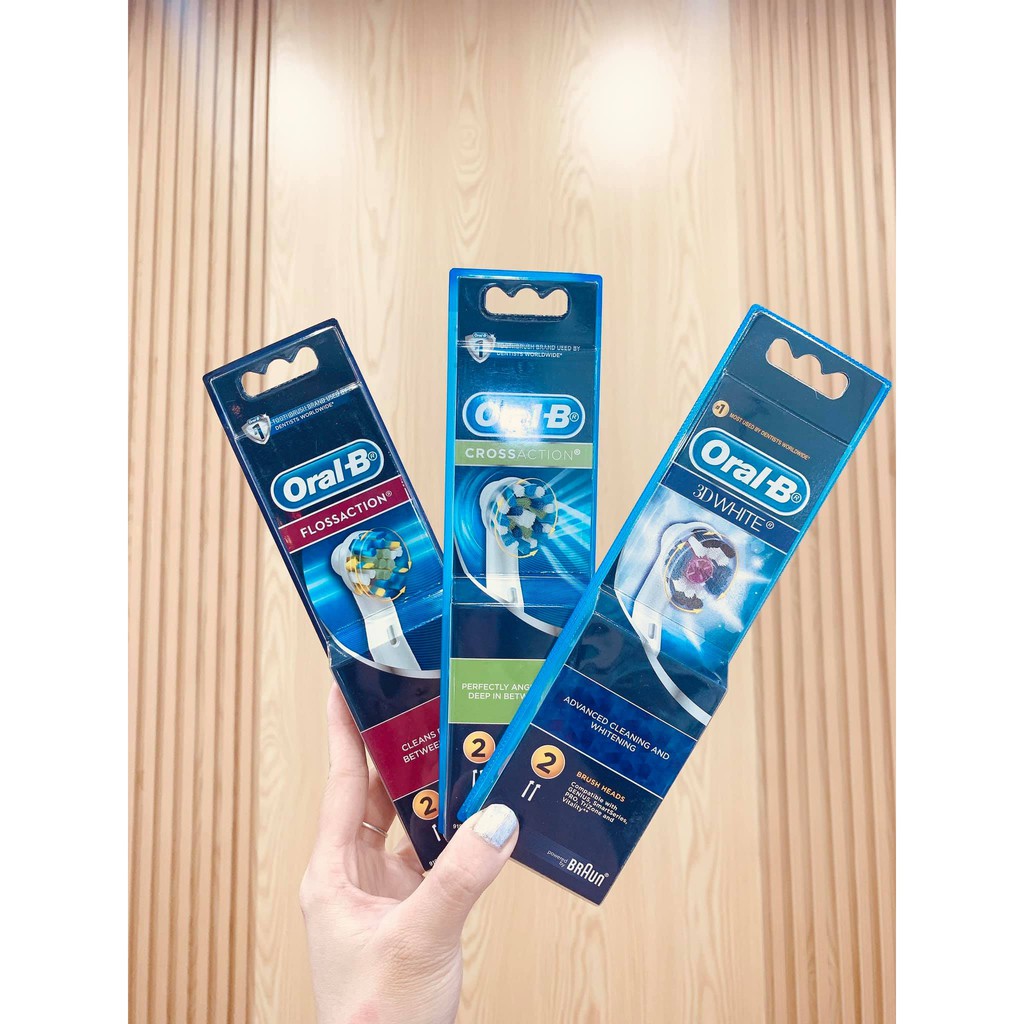 Set 2 đầu bàn chải điện Oral B  cho người lớn dễ dàng thay thế.