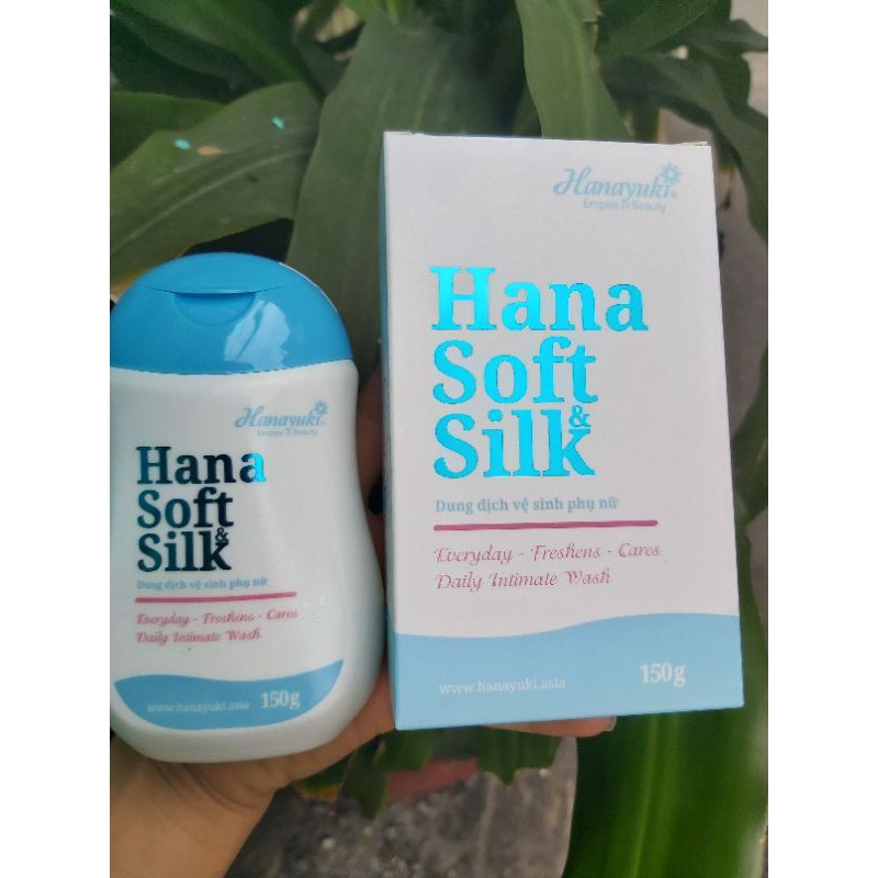 Dung dịch vệ sinh phụ nữ Hana Soft Silk 150g