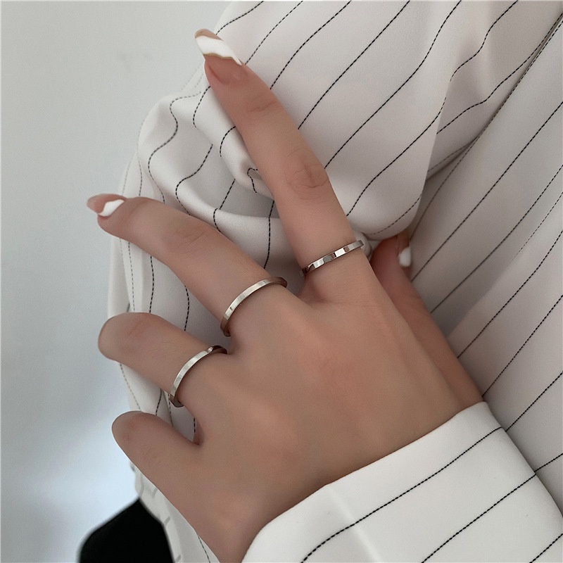 Nhẫn titan tròn trơn unisex bản dày 1.5mm không gỉ UR2202