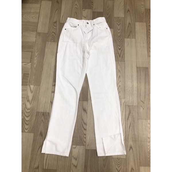 Quần jeans ống đứng xẻ line, lưng cao trên rốn